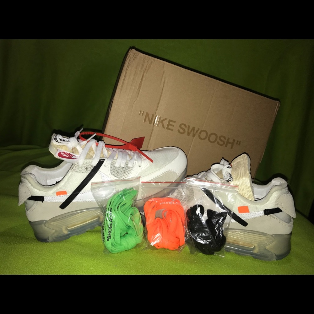 ..Sold on mercariii.....The ten off white